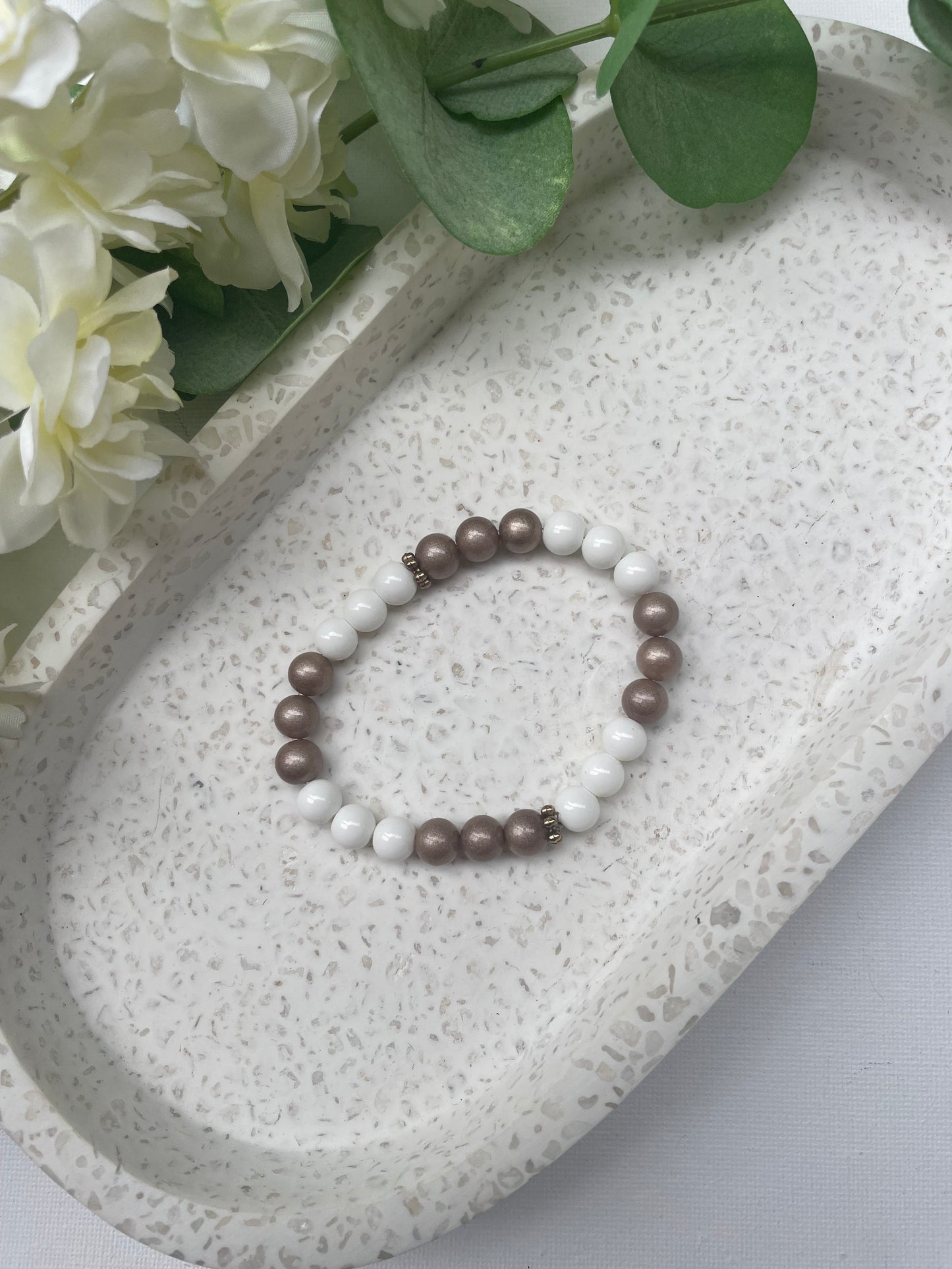 Pearlescent bronze and white bracelet